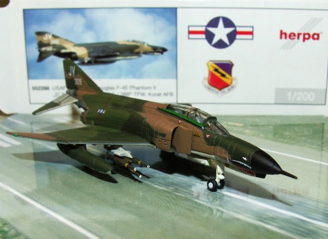 Herpa 552288  USAF, 4694h TFS McDonnell Douglas F-4E Phantom II 1:200