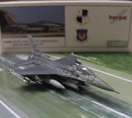 Herpa 552356 Lockheed Martin F-16C Fighting Falcon US Air Forces Europe 1:200