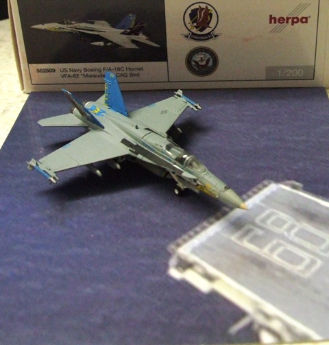 Herpa 552509 US Navy VF-82 McDonnell Douglas F/A-18C Hornet Marauders 1:200