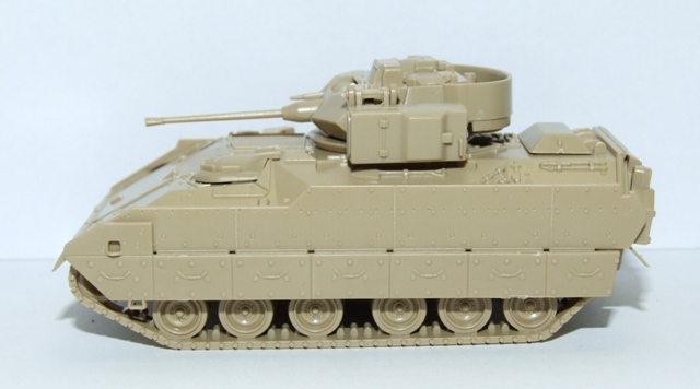 Herpa 743938 Minitanks Schützenpanzer M2 A2 / M3 A2 Bradley IFV H0 1:87