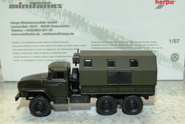 Herpa 744218 Minitanks Ural Planen-LKW, geschlossen NVA H0 1:87