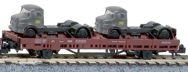 Hobbytrain Spur N 28182 Flachwagen mit 2 minis MB L 322