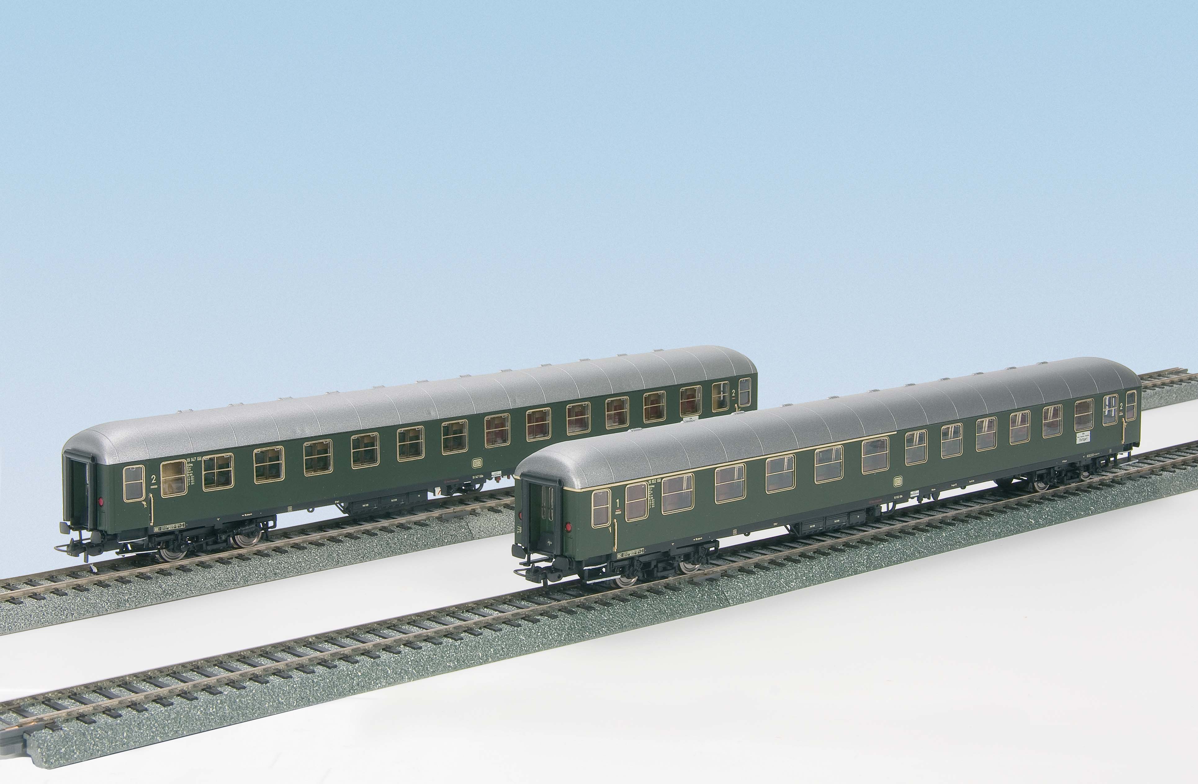 Hobbytrain H43014 H0 Schnellzug 3-tlg Set Halbgepäckwg.+2.Kl+ 1./2. Kl. DB Ep