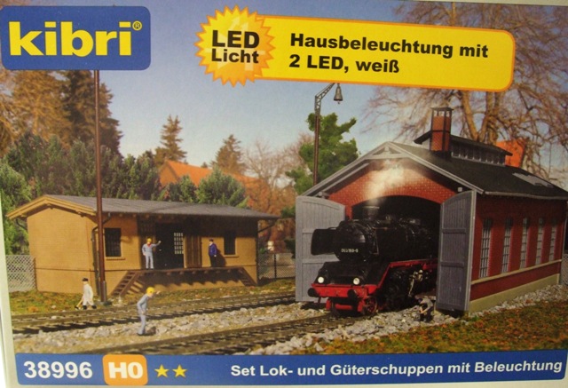 38996 Kibri Bausatz H0 Lok und Güterschuppen mit Beleuchtung