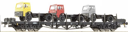 66936 Roco Rungenwagen der DB beladen mit Lkw-Zugmaschinen der Marke Magirus