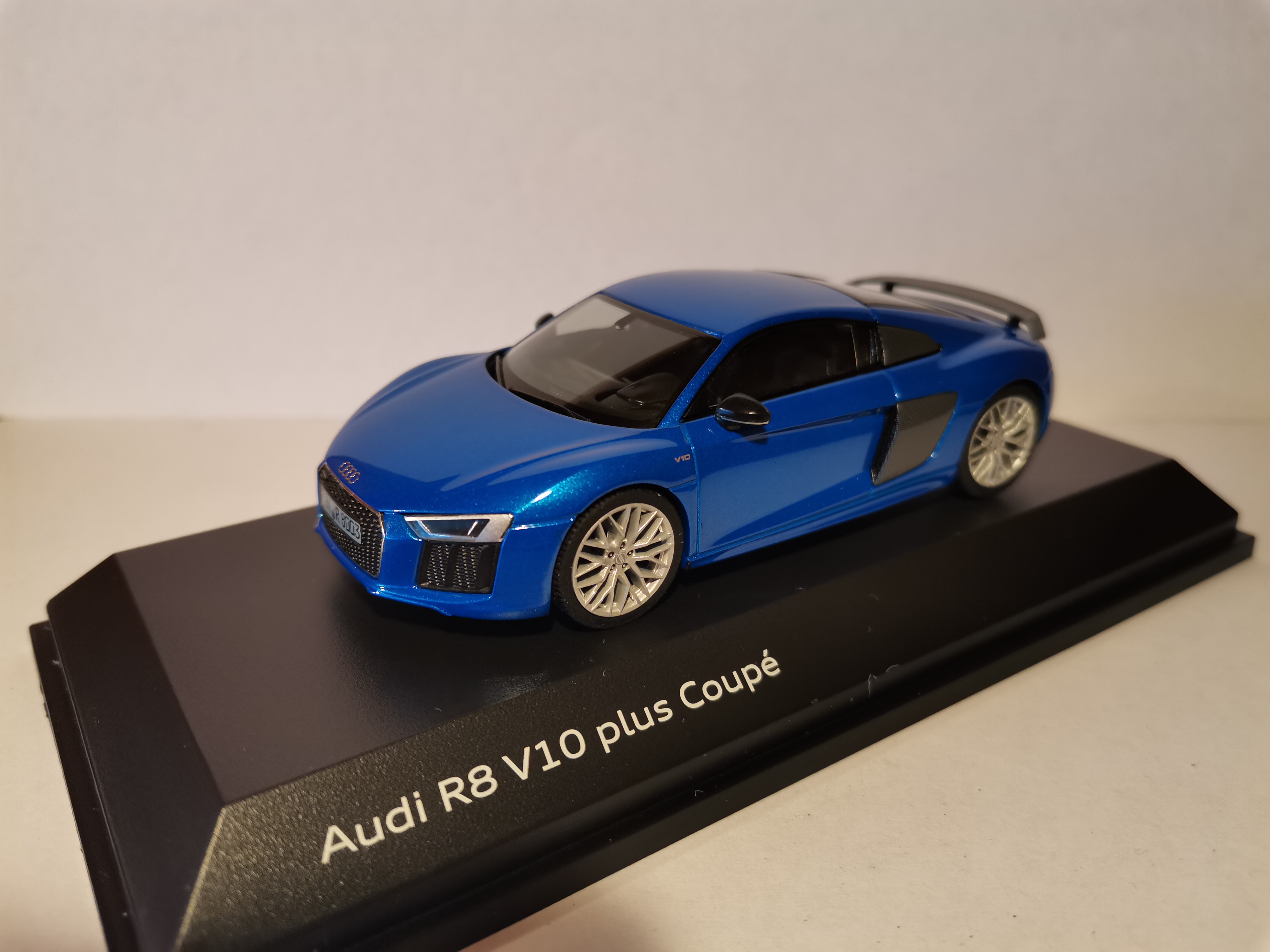 Herpa 5011518433 Audi R8 V10 plus Coupé Arablau 1:43