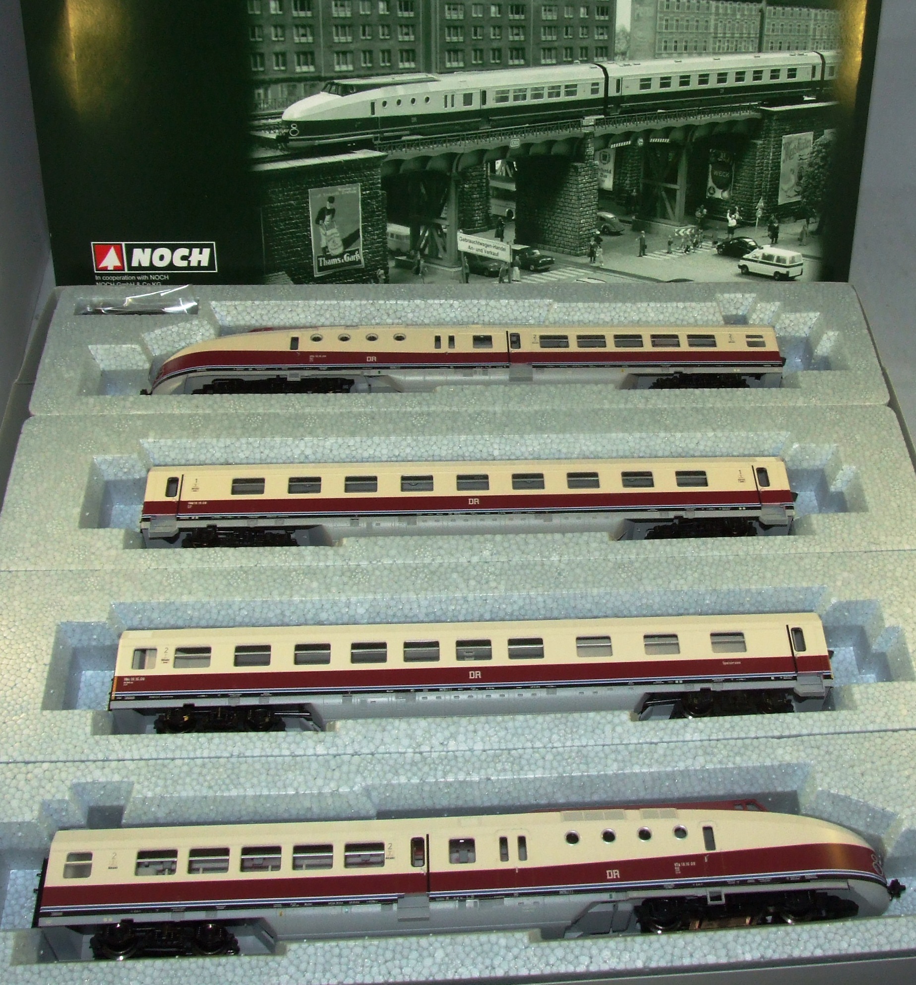 KATO 73328 H0 Triebzug VT 18.16.08 der DR EP III 4 teilig DC