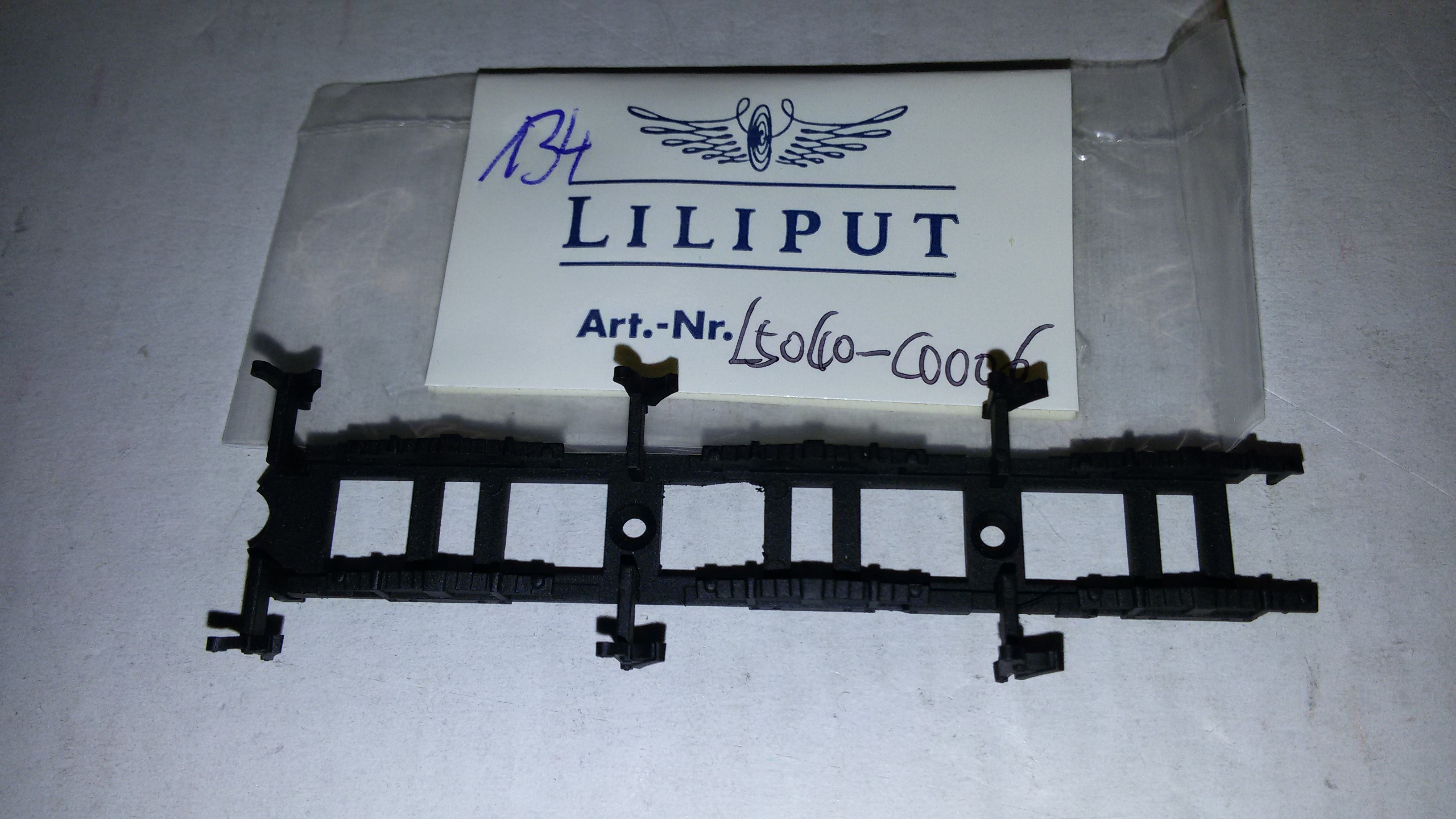 *LO 134* Liliput Ersatzteil L50400006 Rahmenblende/Lok L104000/10