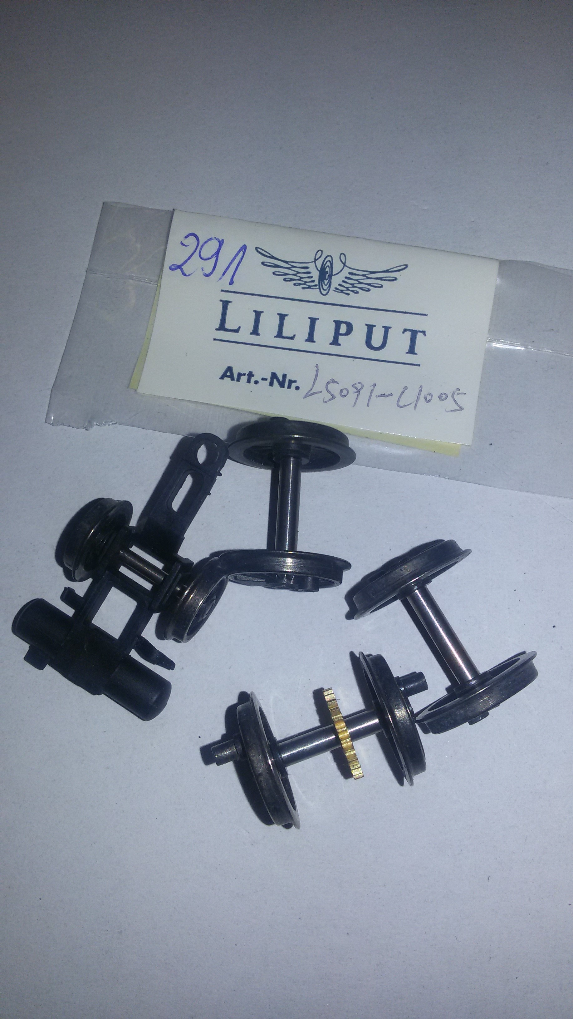 *LO 291* Liliput Ersatzteil L50911005 Radsatz, 3 Räder, 1x mit Ritzel,incl. Vorl